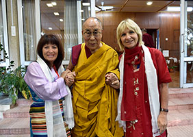 S.H. der Dalai Lama und Barbara Hausjell
